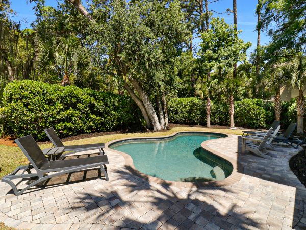 Hilton Head Four Bedroom Vacation Home with Pool Sleeps 10