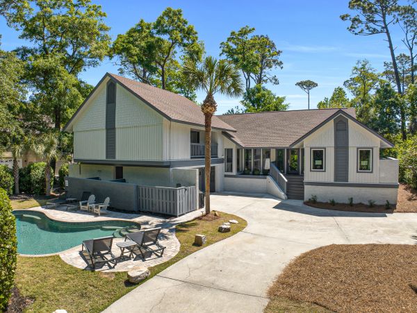 Hilton Head Four Bedroom Vacation Home with Pool Sleeps 10