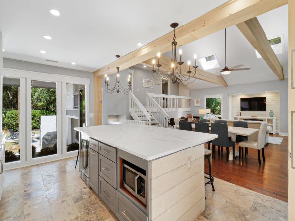 Hilton Head Four Bedroom Vacation Home with Pool Sleeps 10