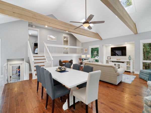 Hilton Head Four Bedroom Vacation Home with Pool Sleeps 10