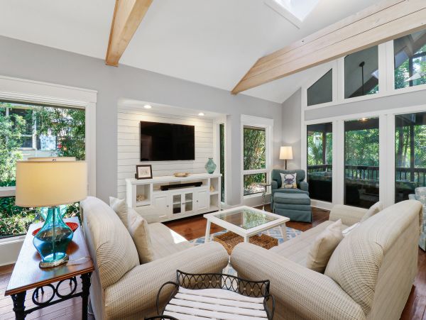 Hilton Head Four Bedroom Vacation Home with Pool Sleeps 10