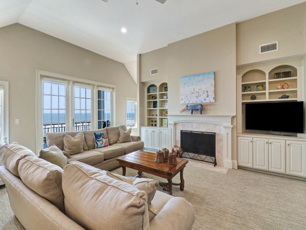 Hilton Head Eight Bedroom Beachfront Vacation Rental Home