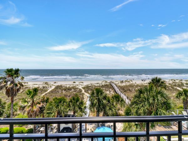 Hilton Head Eight Bedroom Beachfront Vacation Rental Home