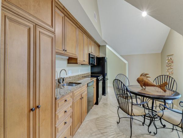 Hilton Head Eight Bedroom Beachfront Vacation Rental Home