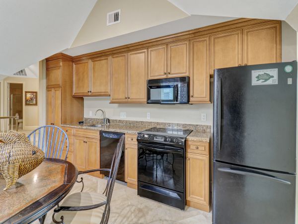 Hilton Head Eight Bedroom Beachfront Vacation Rental Home