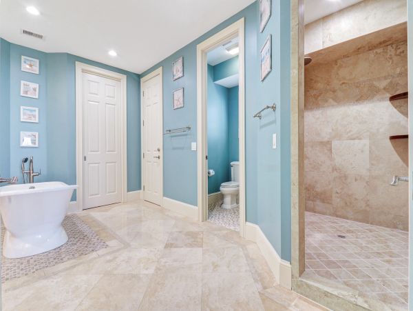 Hilton Head Eight Bedroom Beachfront Vacation Rental Home