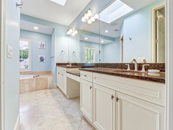 Hilton Head Eight Bedroom Beachfront Vacation Rental Home