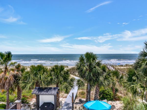 Hilton Head Eight Bedroom Beachfront Vacation Rental Home