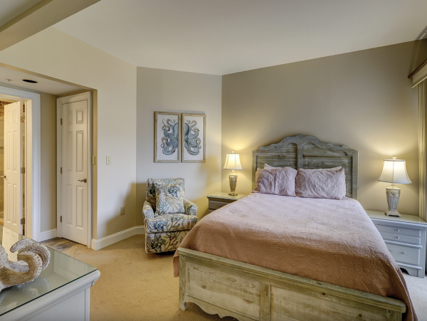 Hilton Head Oceanfront Villa with Pool & Hot Tub