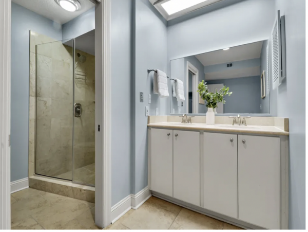 Three Bedroom Three Bathroom End Unit Ocean Views & Pool
