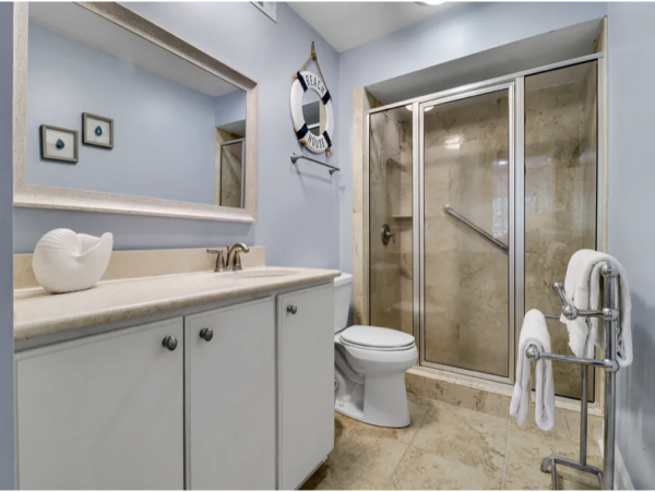 Three Bedroom Three Bathroom End Unit Ocean Views & Pool
