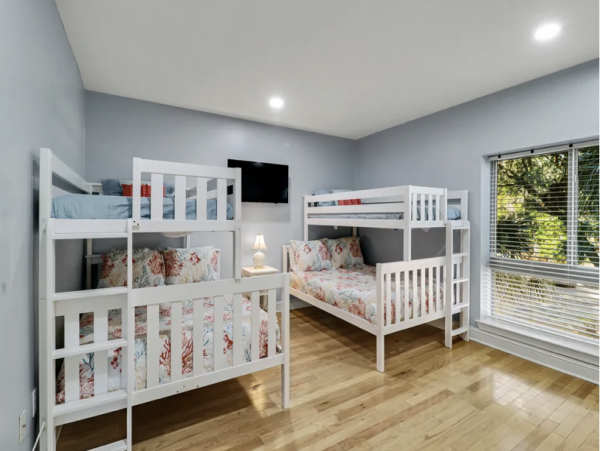 Three Bedroom Three Bathroom End Unit Ocean Views & Pool
