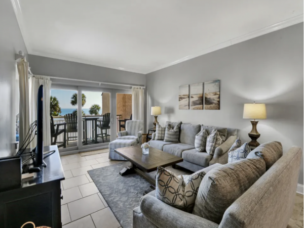 Three Bedroom Three Bathroom End Unit Ocean Views & Pool