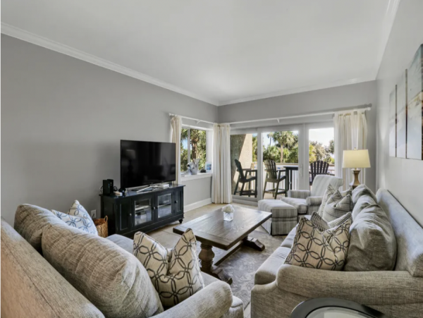Three Bedroom Three Bathroom End Unit Ocean Views & Pool