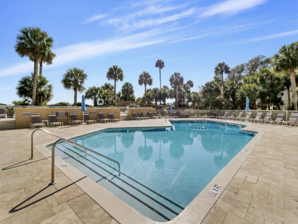 Three Bedroom Three Bathroom End Unit Ocean Views & Pool