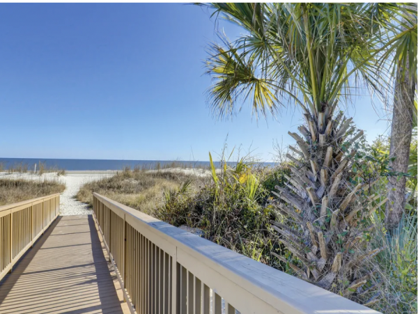 Three Bedroom Three Bathroom End Unit Ocean Views & Pool