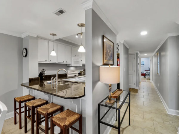 Three Bedroom Three Bathroom End Unit Ocean Views & Pool