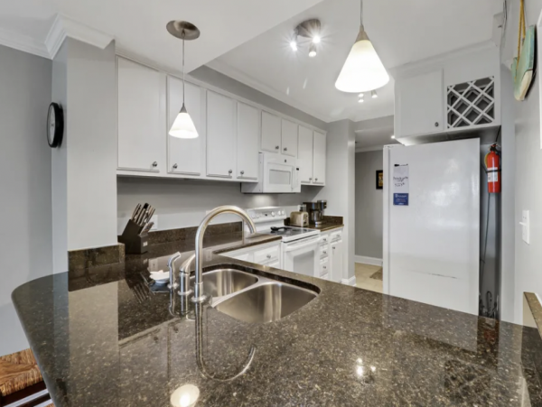 Three Bedroom Three Bathroom End Unit Ocean Views & Pool