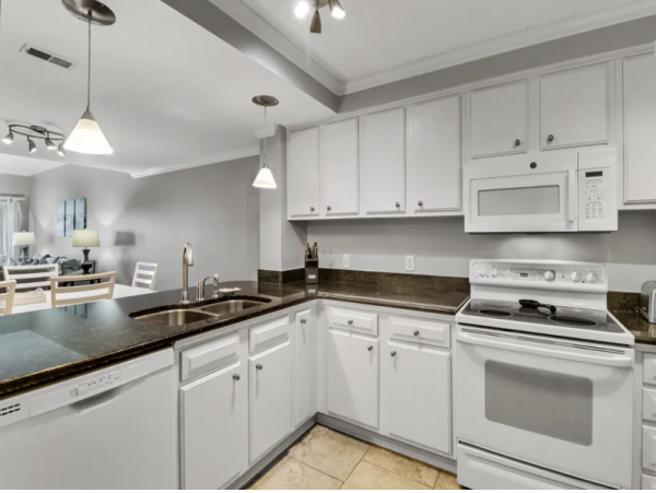 Three Bedroom Three Bathroom End Unit Ocean Views & Pool
