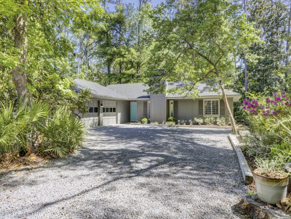 Perfect Three Bedroom Vacation Home with Private Pool in Hilton Head
