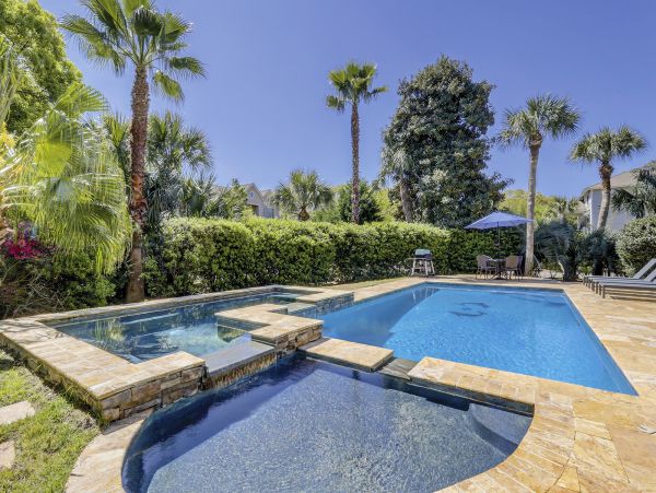 Hilton Head Lovely 6 Bedroom Home with Private Pool