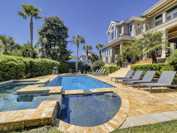 Hilton Head Lovely 6 Bedroom Home with Private Pool