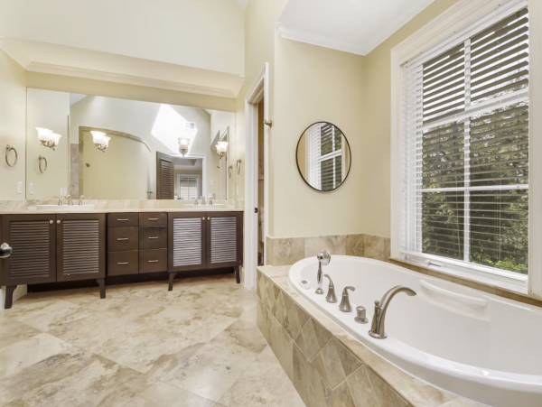 Hilton Head Luxury Vacation Rental 6-Bed Beach House with Pool & Spa