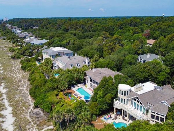 Magnificent Six Bedroom Vacation Home in Hilton Head