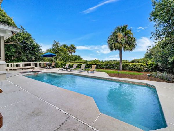 Magnificent Six Bedroom Vacation Home in Hilton Head