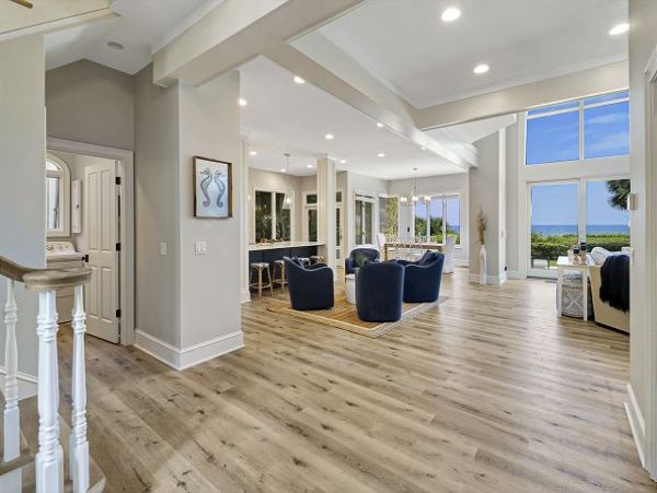 Magnificent Six Bedroom Vacation Home in Hilton Head
