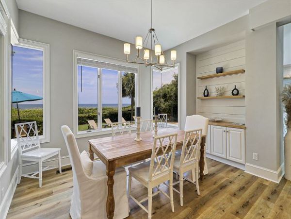 Magnificent Six Bedroom Vacation Home in Hilton Head