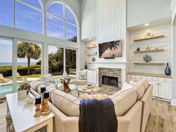 Magnificent Six Bedroom Vacation Home in Hilton Head