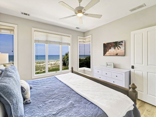 Magnificent Six Bedroom Vacation Home in Hilton Head