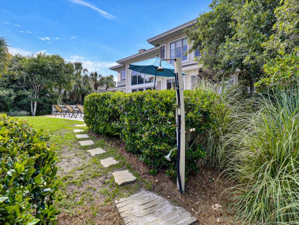 Magnificent Six Bedroom Vacation Home in Hilton Head