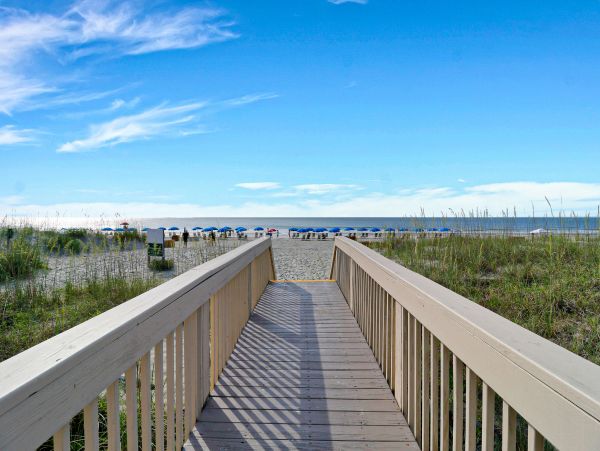 Magnificent Six Bedroom Vacation Home in Hilton Head