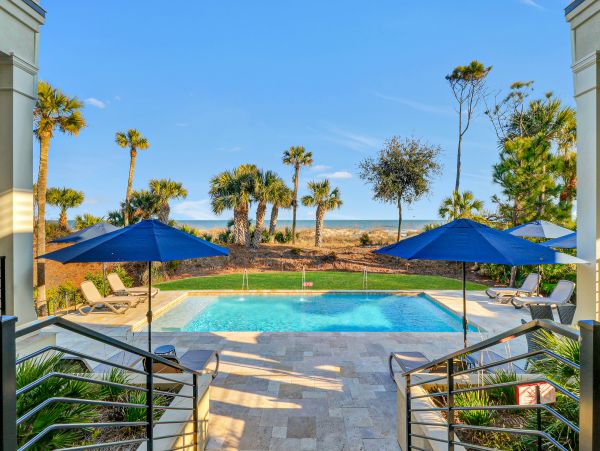 Oceanfront Vacation Rental with 6 Bedrooms in Hilton Head