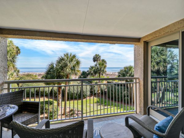 Beautiful Oceanfront Villa Just Steps Away from the Beach