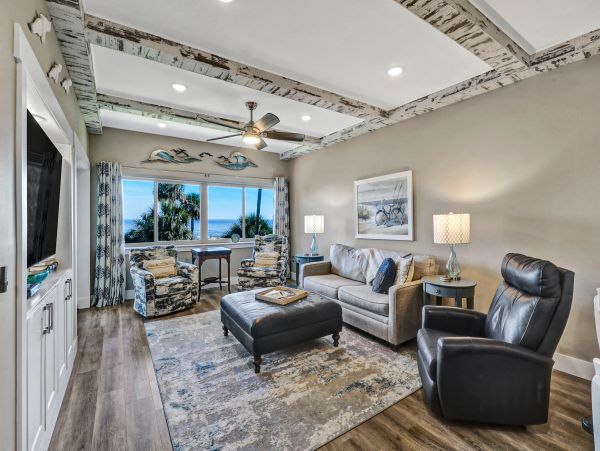 Beautiful Oceanfront Villa Just Steps Away from the Beach