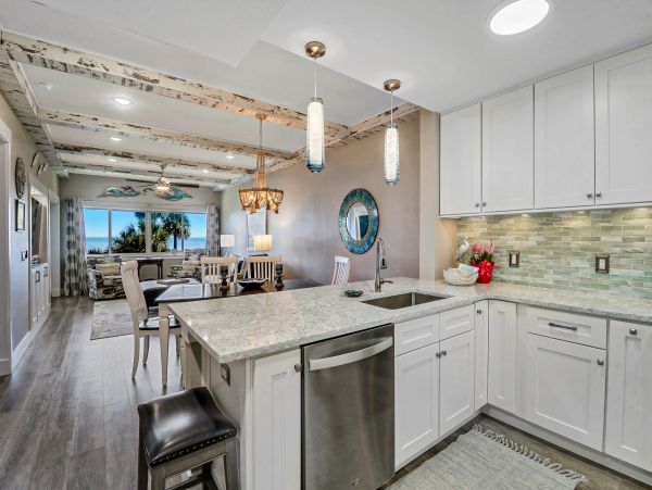 Beautiful Oceanfront Villa Just Steps Away from the Beach