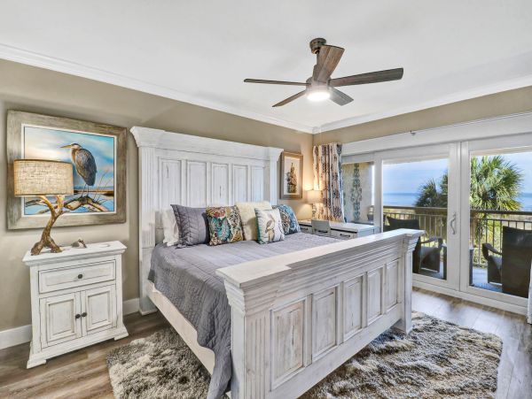Beautiful Oceanfront Villa Just Steps Away from the Beach