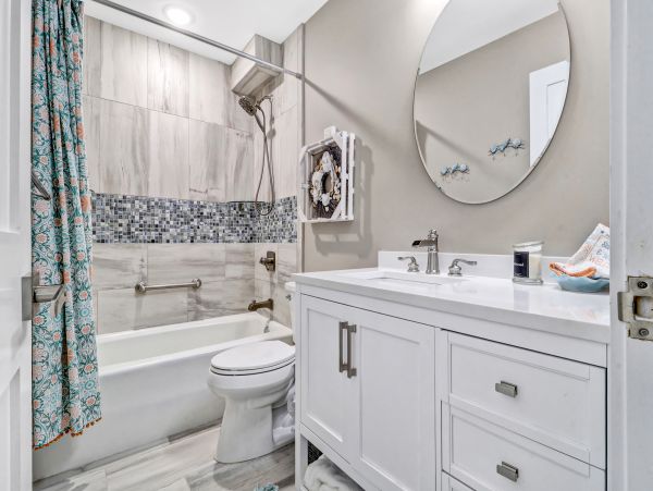 Beautiful Oceanfront Villa Just Steps Away from the Beach
