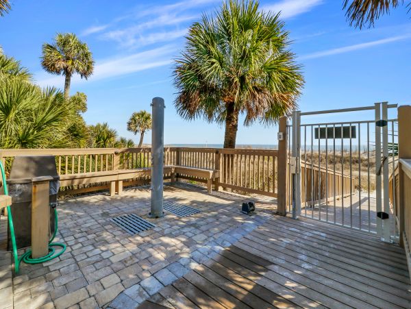 Beautiful Oceanfront Villa Just Steps Away from the Beach