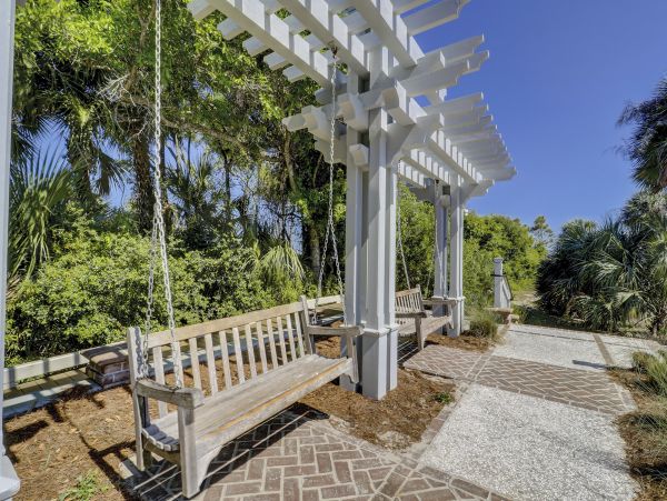Hilton Head 5 Bedroom Vacation Pool Home Sleeps 11 Guests.