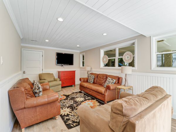 Hilton Head 5 Bedroom Vacation Pool Home Sleeps 11 Guests.