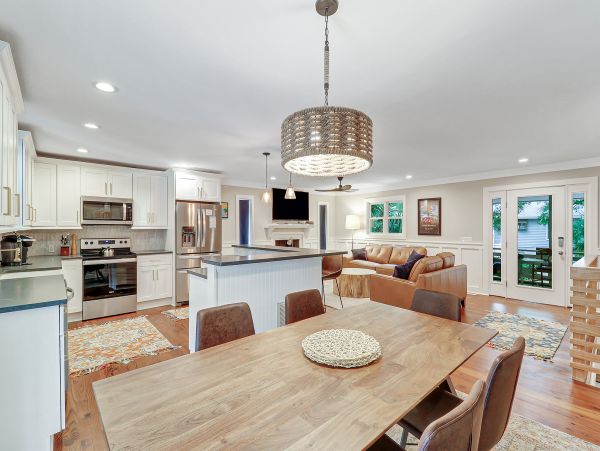 Hilton Head 5 Bedroom Vacation Pool Home Sleeps 11 Guests.