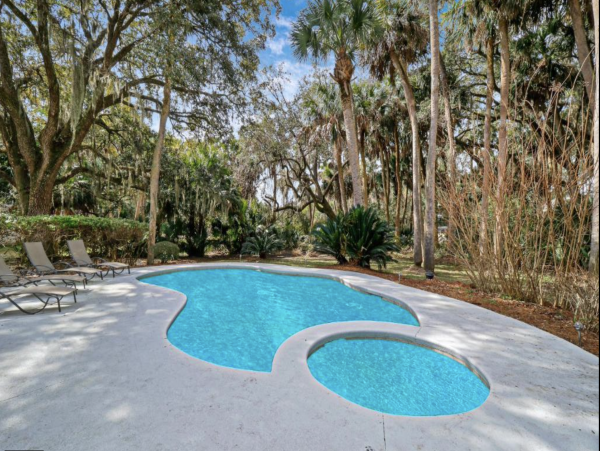 Super Close to Beach Pool Home in Hilton Head