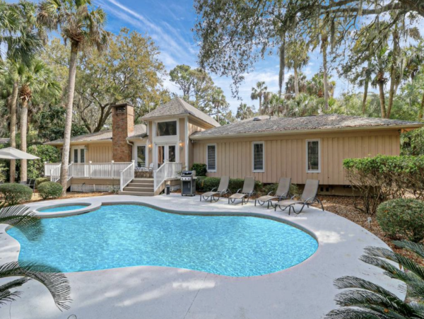 Super Close to Beach Pool Home in Hilton Head