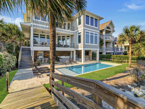 Luxurious Oceanfront Vacation Property in Hilton Head Island