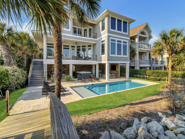 Luxurious Oceanfront Vacation Property in Hilton Head Island
