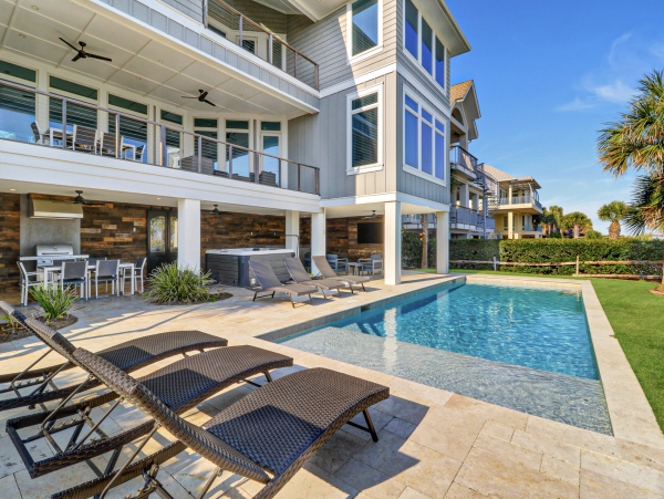 Luxurious Oceanfront Vacation Property in Hilton Head Island